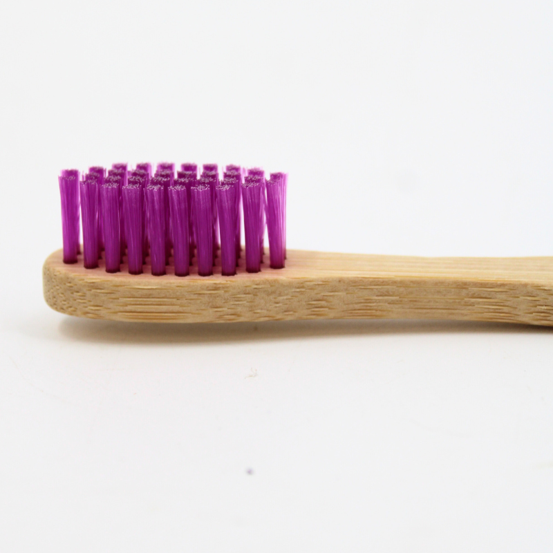 Brosse à dents violette – Dureté moyenne