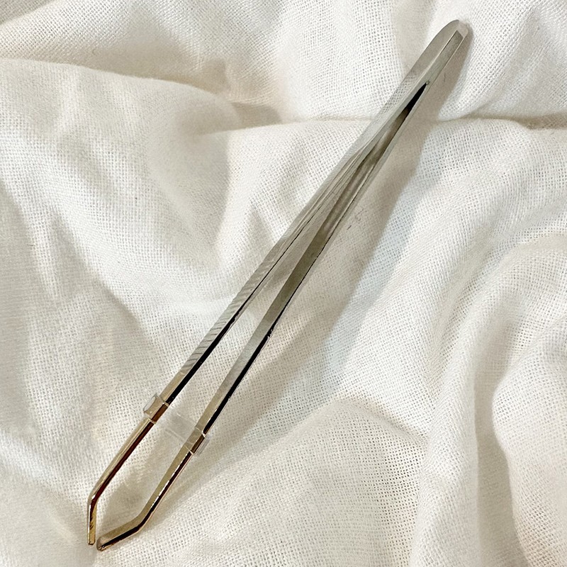 Pince à épiler à mors droits - Accessoire cosmétique